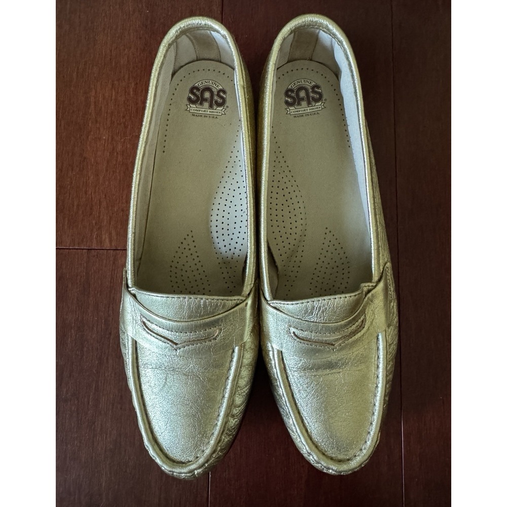 SAS vtg. metallic gold womens shoes size 9 W Comfort Penny loafers